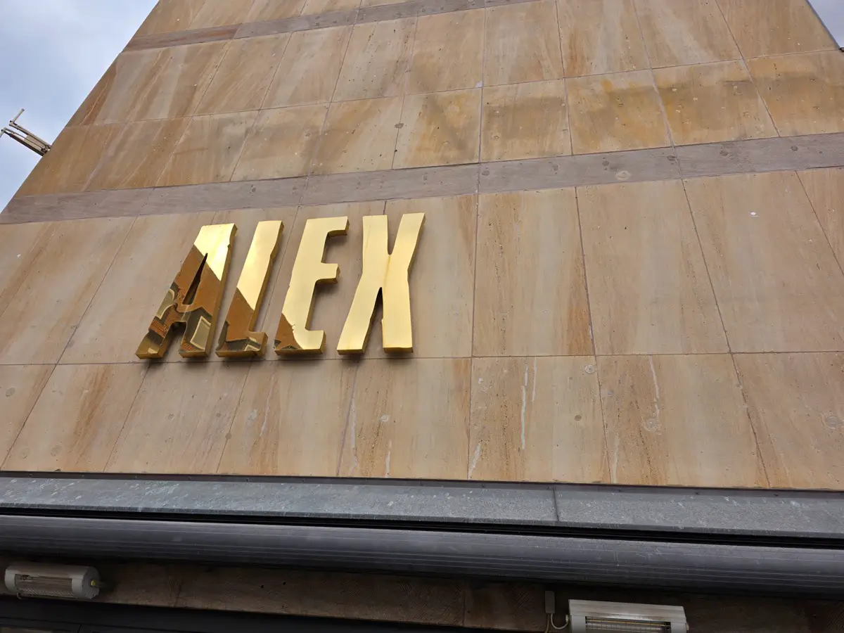 Stimmungsvolle Automatisierung im Café ALEX