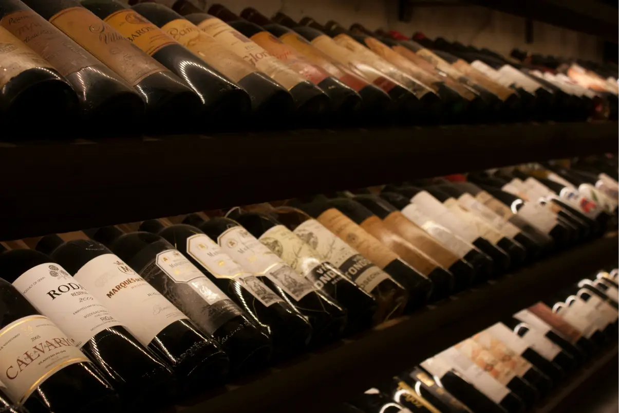 Stilvolle Atmosphäre und smarte Technik in der Vinothek